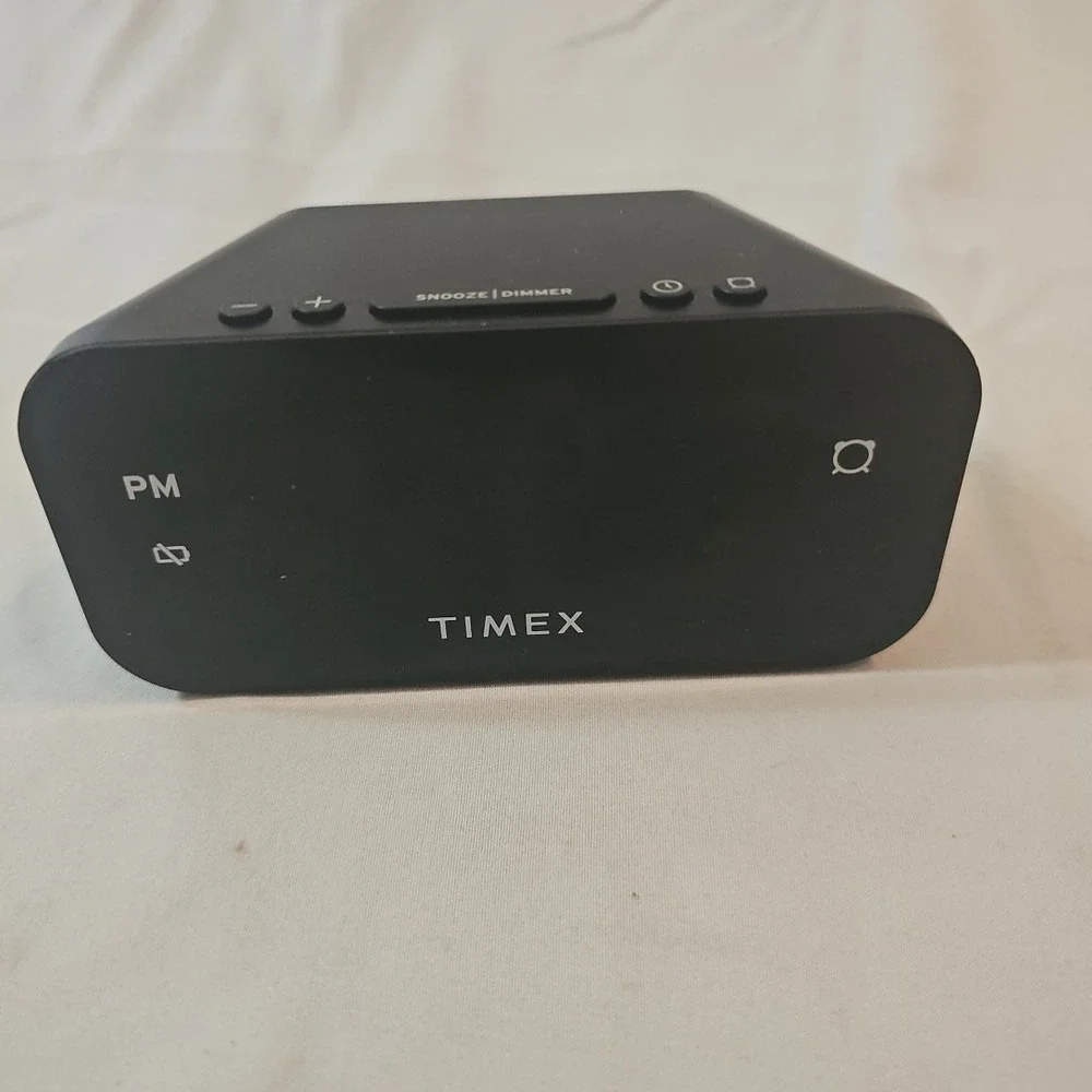 Timex battery powered alarm clock‎